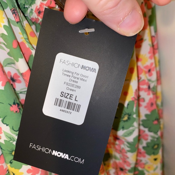 Fashion nova gorgeous floral dress NWT - Picture 2 of 3